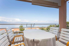 Apartment in Ravni 46700